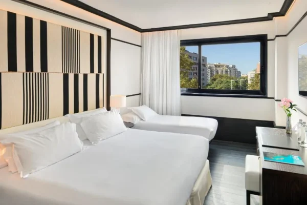 H10-MARINA-BARCELONA-Bedroom-600x400