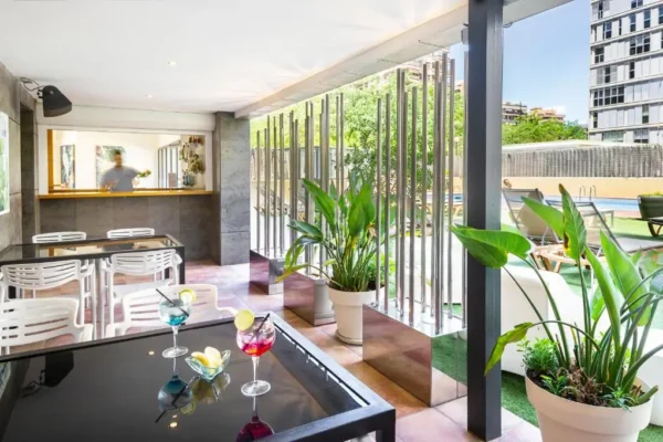 Hotel-Oceanic-by-Melia-_3-600x400