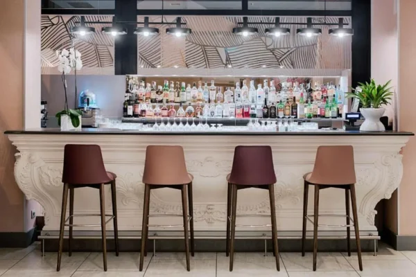 NH-Bologna-de-la-gare-3-600x400